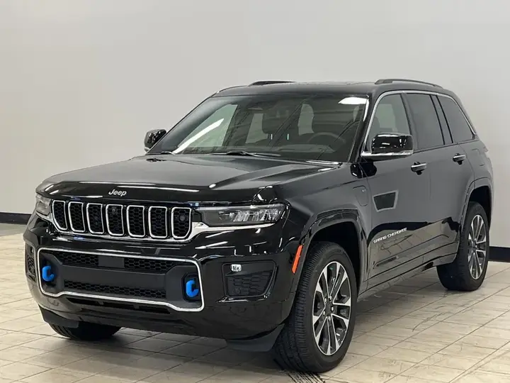 Jeep Grand Cherokee 2023 photo 3