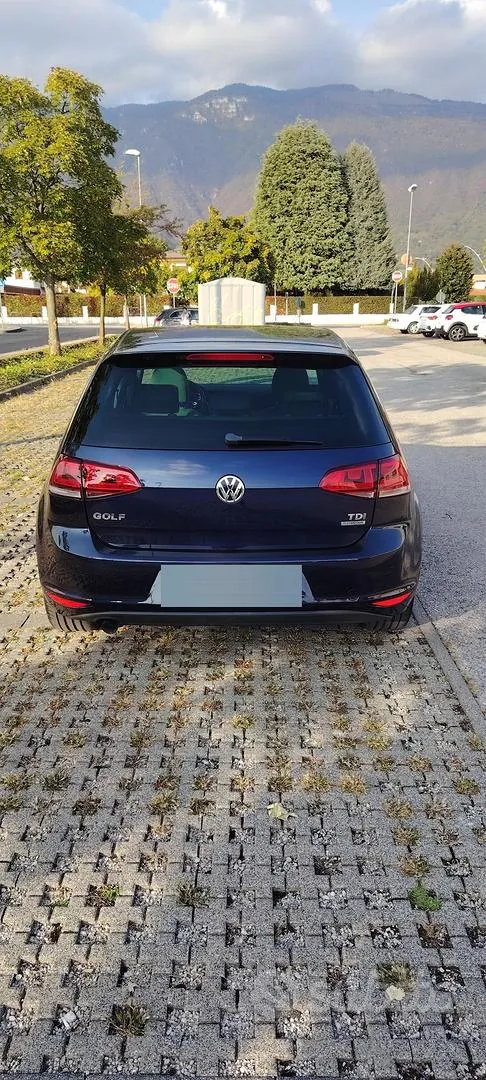 Volkswagen Golf 2012 photo 2