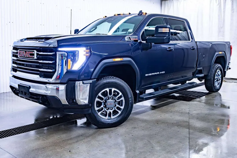 GMC Sierra 3500Hd 2024 photo 3