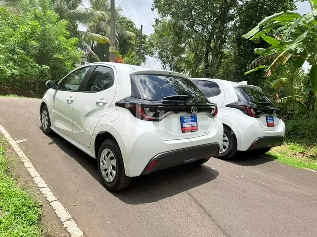 Toyota Yaris 2024 photo 2