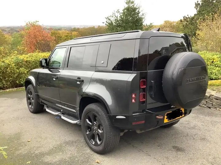 Land Rover Defender 110 2023 photo 4