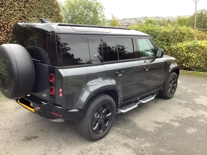 Land Rover Defender 110 2023 photo 5