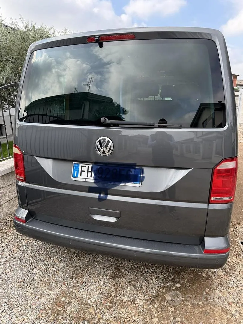 Volkswagen Caravelle 2017 photo 2