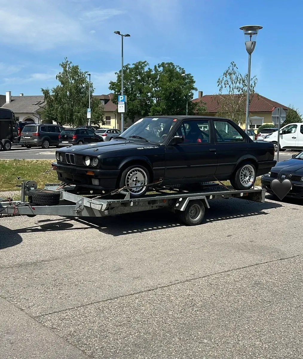 BMW 3 Series 1990 photo 2
