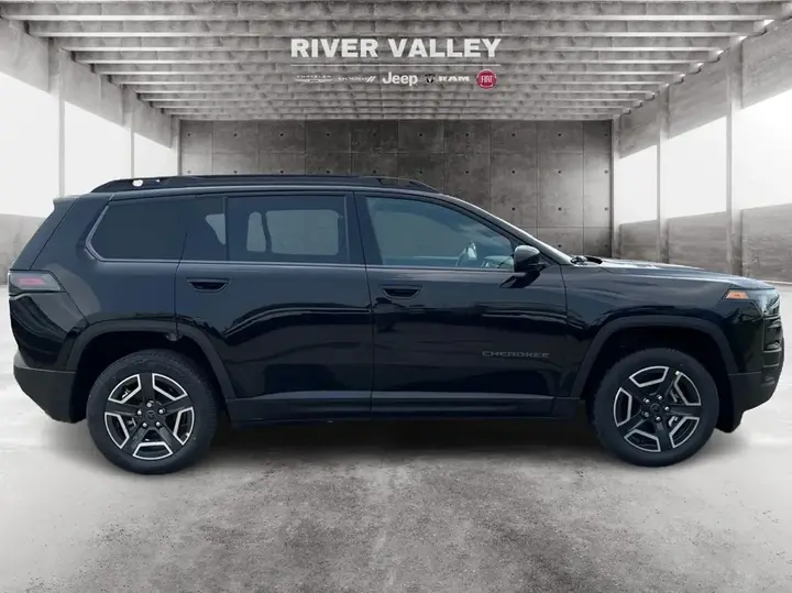 Jeep Cherokee 2026 photo 2