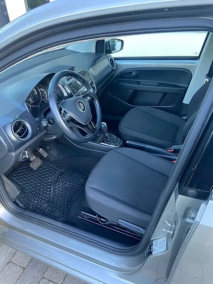 Volkswagen E-Up! 2021 photo 2