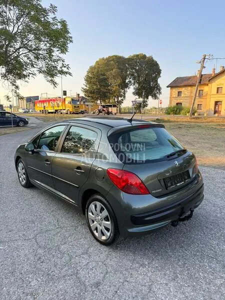 Peugeot 207 2007 photo 5