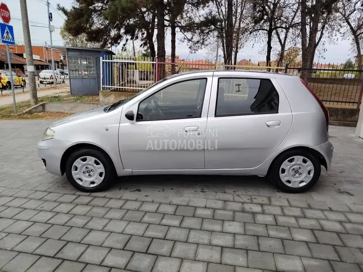 Fiat Punto 2009 photo 4