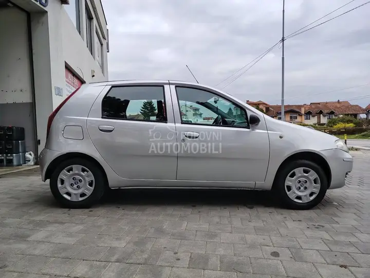 Fiat Punto 2009 photo 3