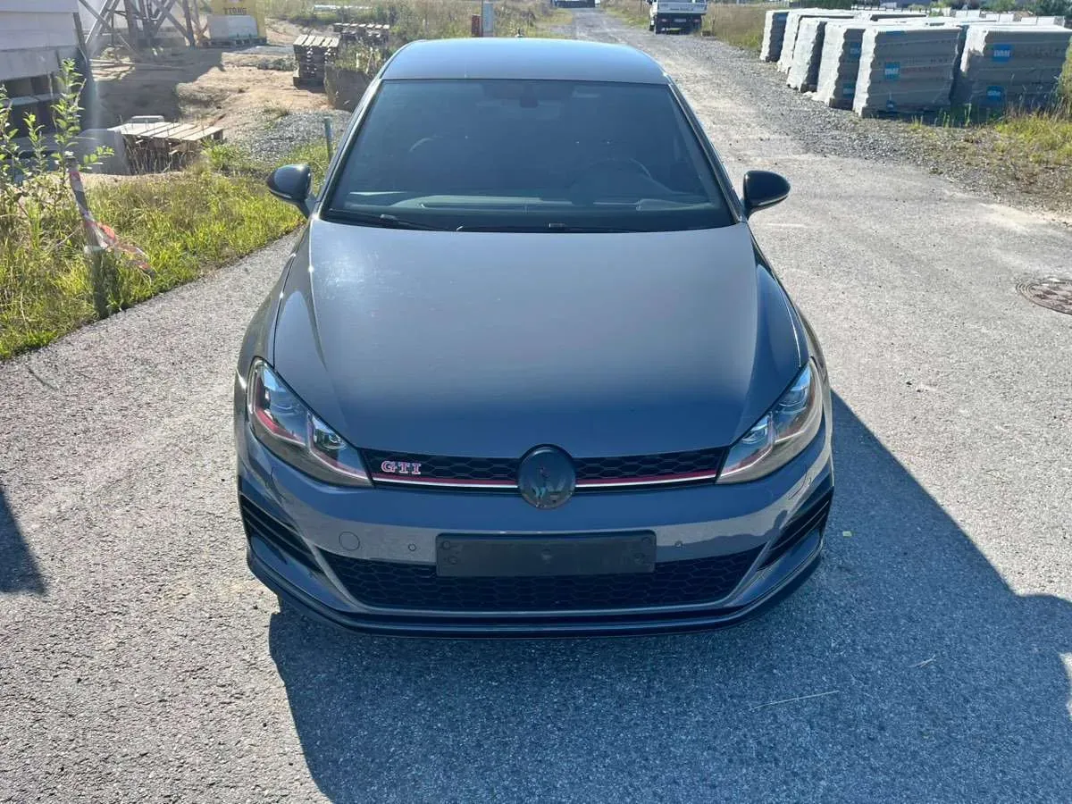 Volkswagen Golf 2019 photo 2