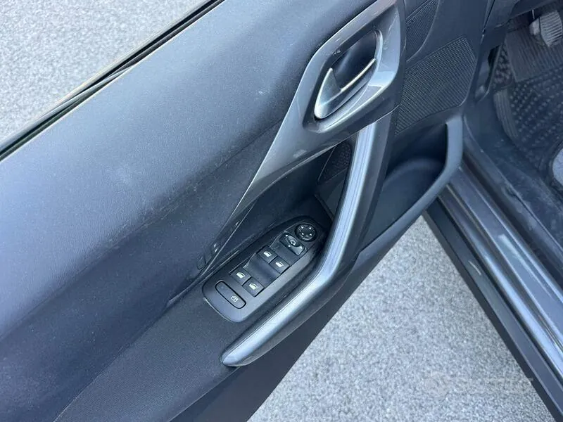Peugeot 2008 2018 photo 4
