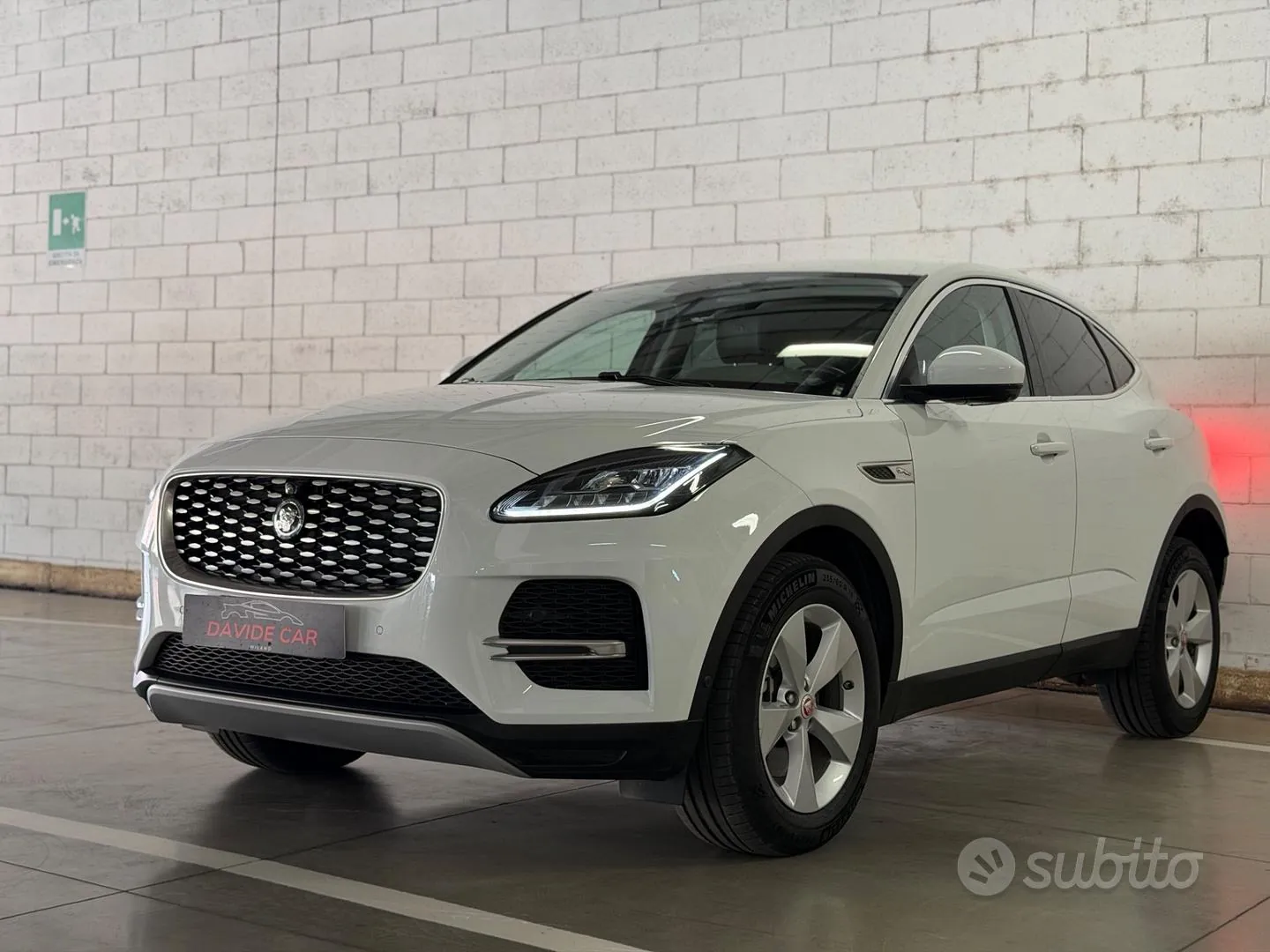 Jaguar E-Pace 2021 photo 2