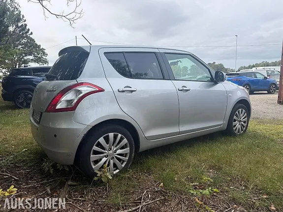 Suzuki Swift 2013 photo 5