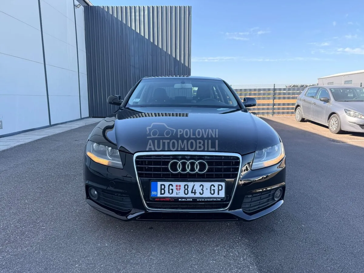 Audi A4 2011 photo 2