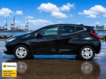 Toyota Aqua 2024 photo 4