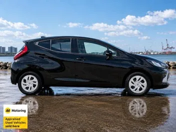 Toyota Aqua 2024 photo 3