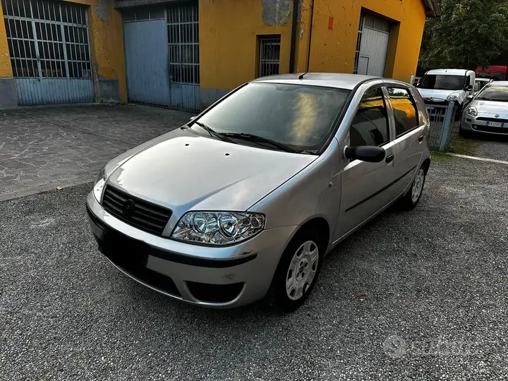 Fiat Punto 2006 photo 2
