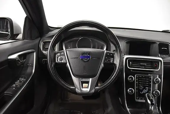 Volvo V60 2018 photo 2