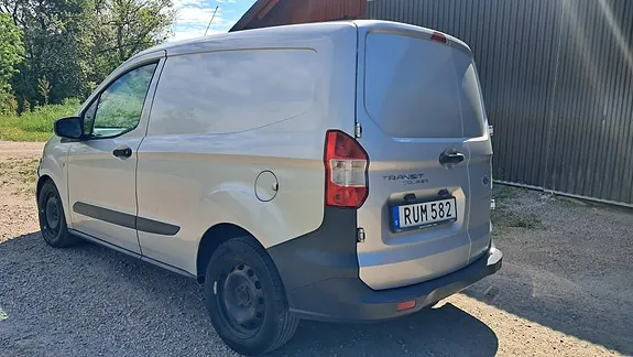 Ford Transit Courier 2016 photo 4