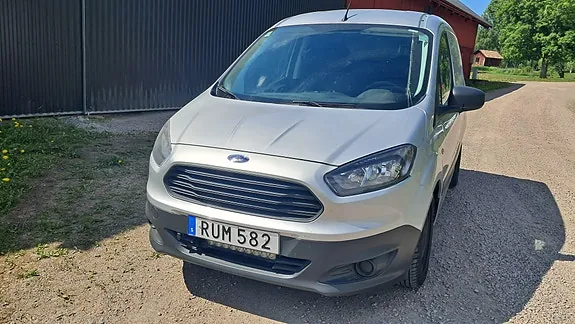Ford Transit Courier 2016 photo 2