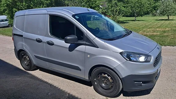 Ford Transit Courier 2016 photo 3