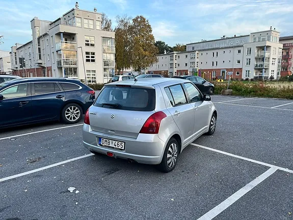 Suzuki Swift 2007 photo 4