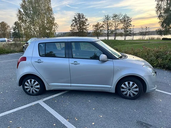 Suzuki Swift 2007 photo 5