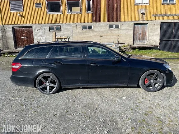 Mercedes-Benz E-Class 2011 photo 5