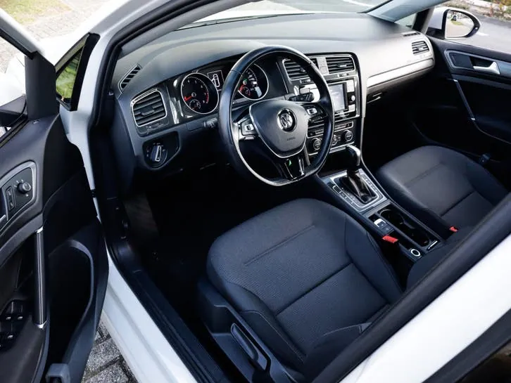 Volkswagen Golf Variant 2019 photo 3