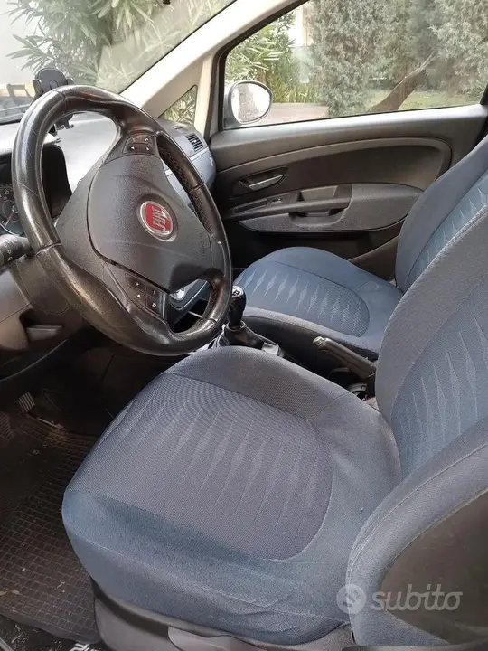 Fiat Grande Punto 2009 photo 4