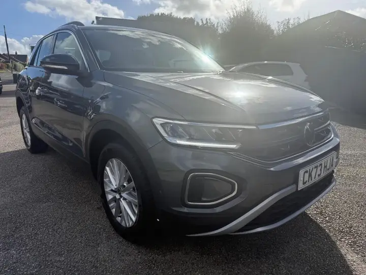 Volkswagen T-Roc 2023 photo 3