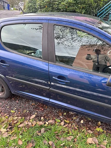 Peugeot 207 2008 photo 4