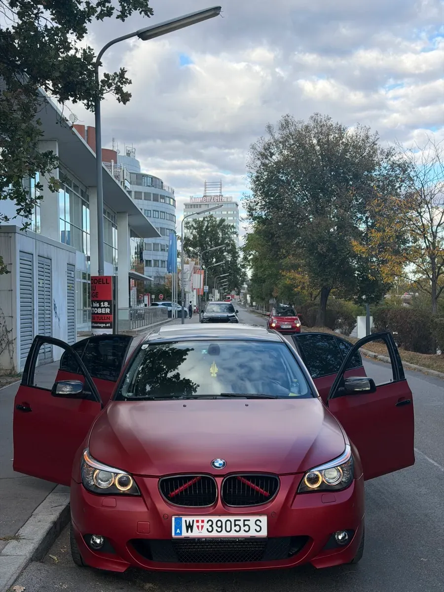 BMW 5 Series 2009 photo 2