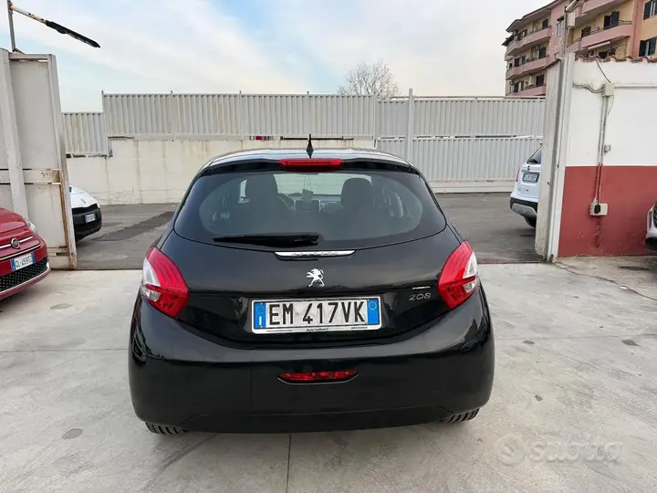 Peugeot 208 2012 photo 5