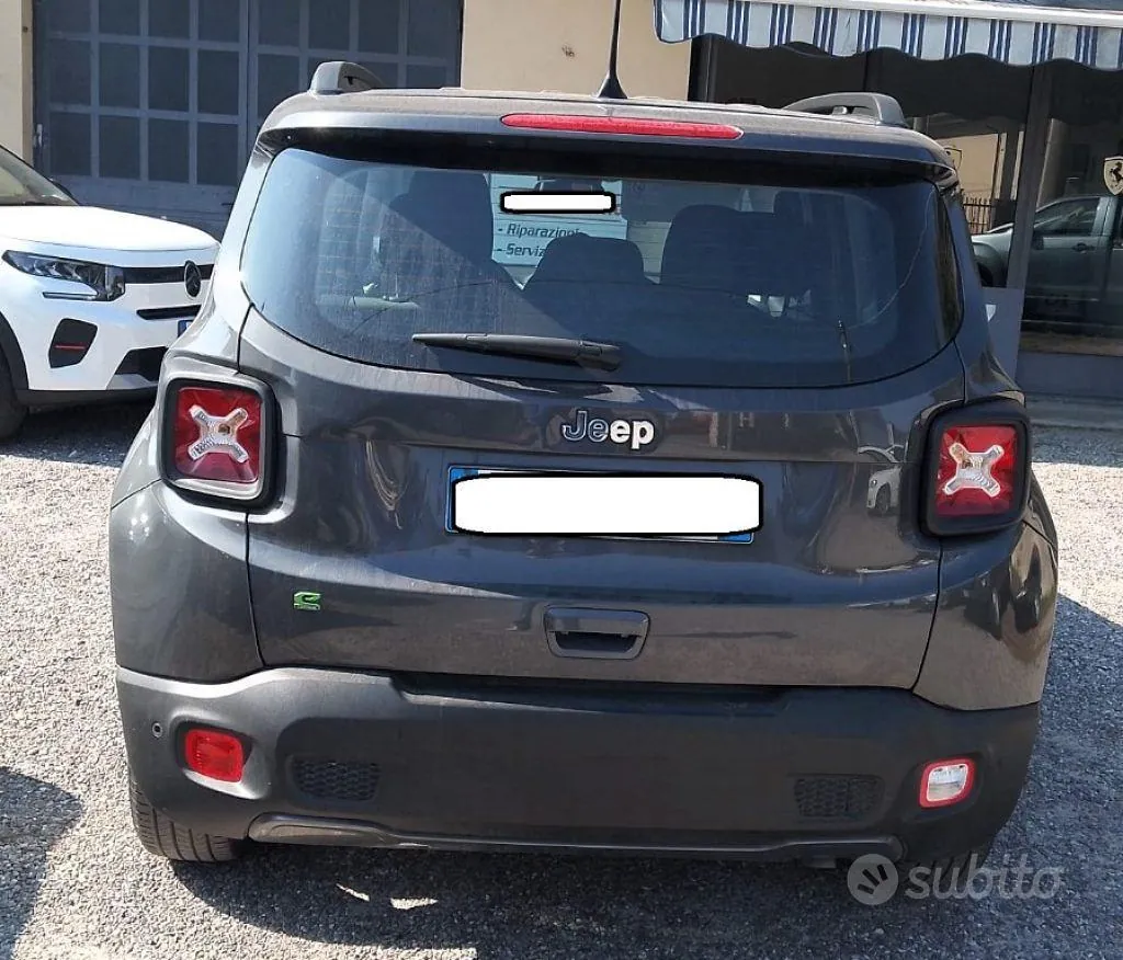 Jeep Renegade 2023 photo 2