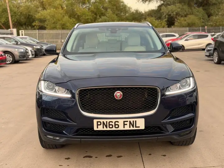 Jaguar F-Pace 2016 photo 5
