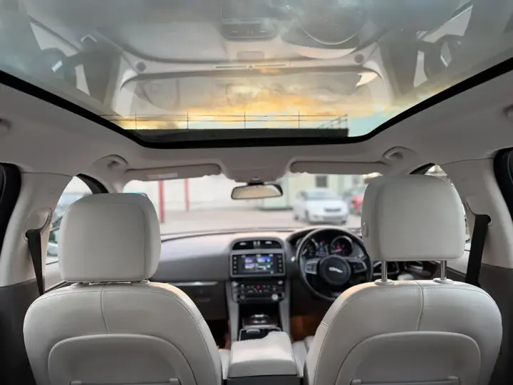 Jaguar F-Pace 2016 photo 4