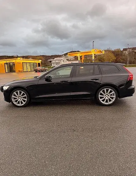Volvo V60 2021 photo 3