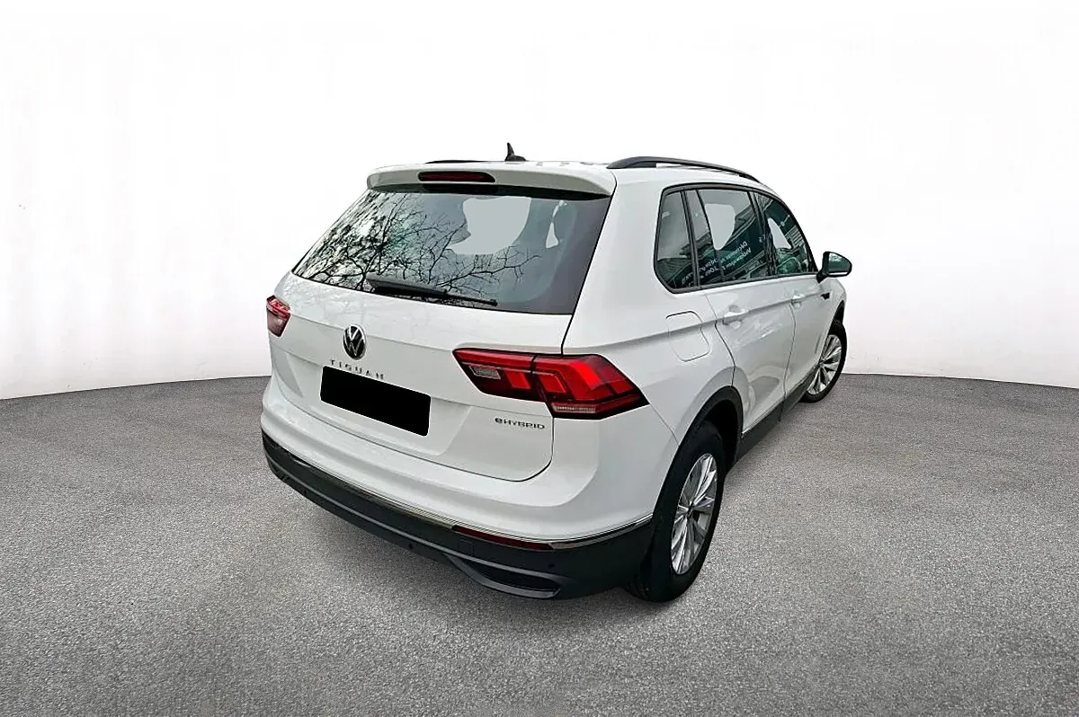 Volkswagen Tiguan 2024 photo 2
