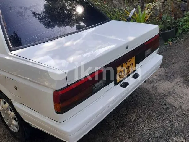 Nissan Sunny 1987 photo 3