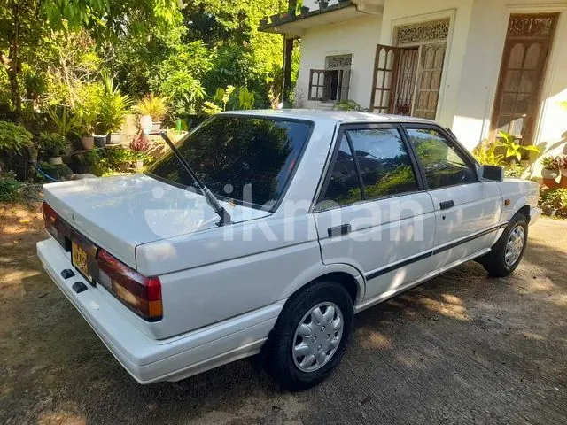 Nissan Sunny 1987 photo 2