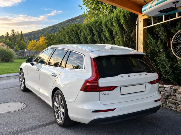 Volvo V60 2019 photo 2