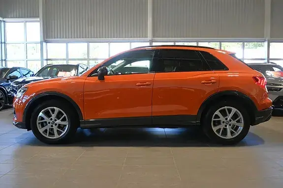 Audi Q3 2019 photo 2