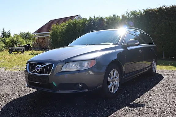 Volvo V70 2011 photo 2