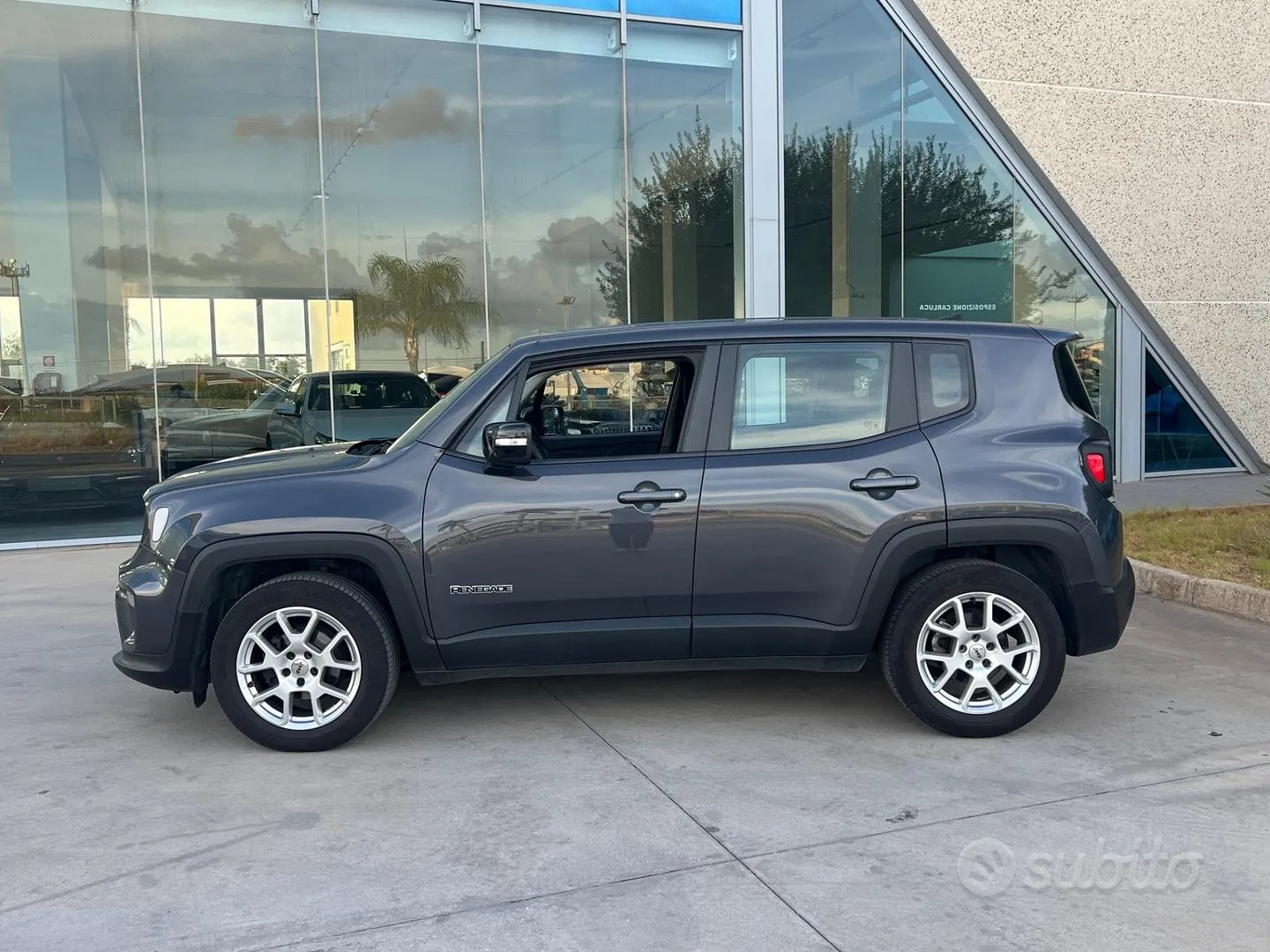 Jeep Renegade 2022 photo 2