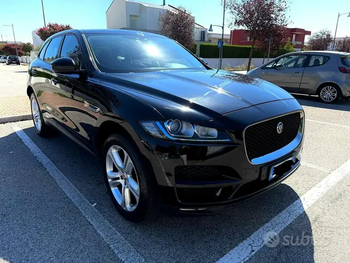 Jaguar F-Pace