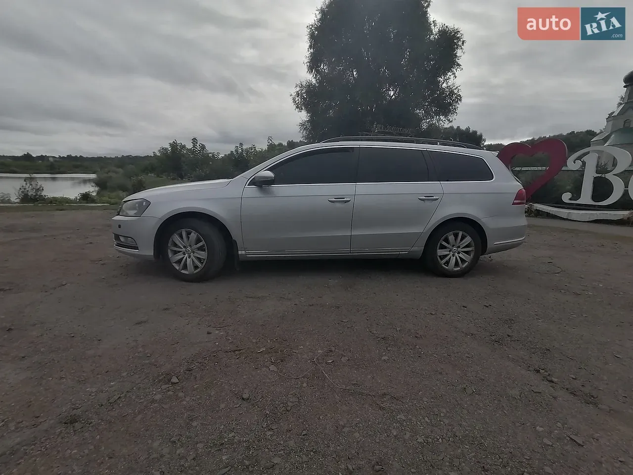 Volkswagen Passat 2010 photo 2