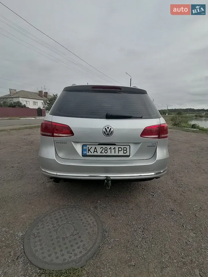 Volkswagen Passat 2010 photo 4