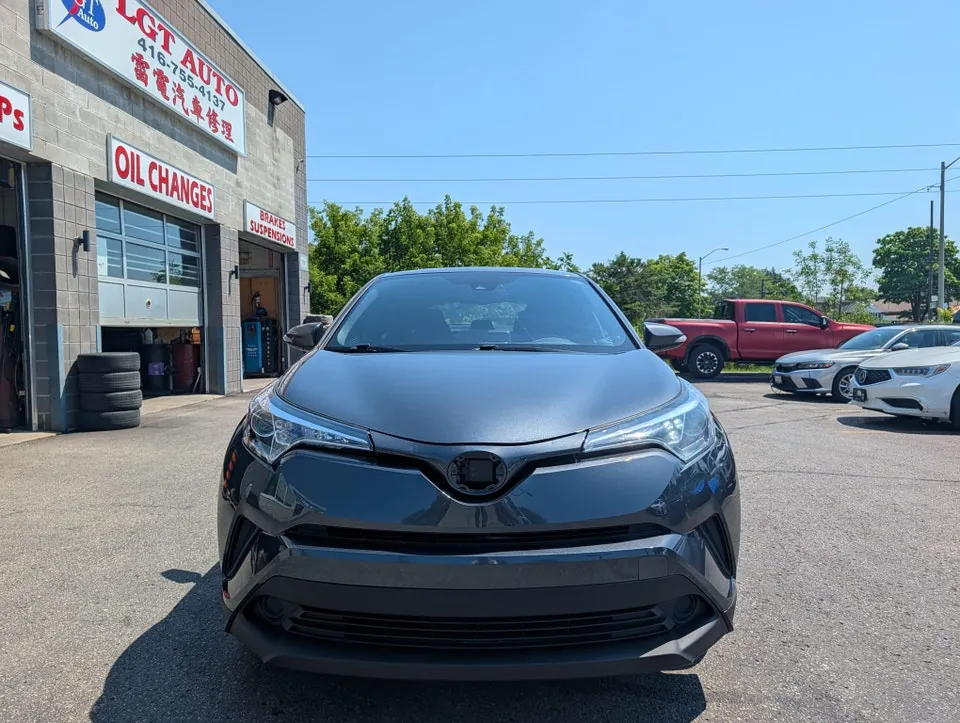 Toyota C-Hr 2019 photo 2