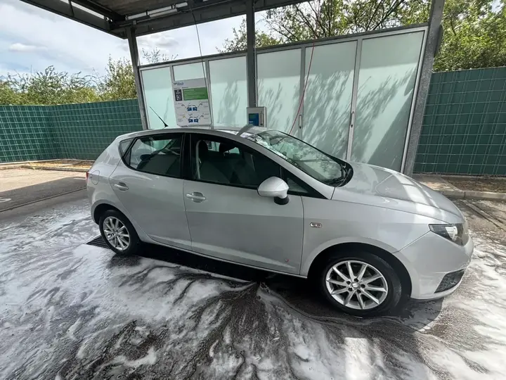 Seat Ibiza 2012 photo 3